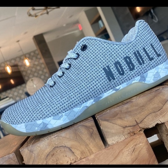 LIKE NEW NOBULL “super fabric” training shoe (W 7.5) - Picture 2 of 8